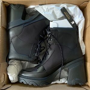 NWT Sorel Brex Heel Lace Boot
